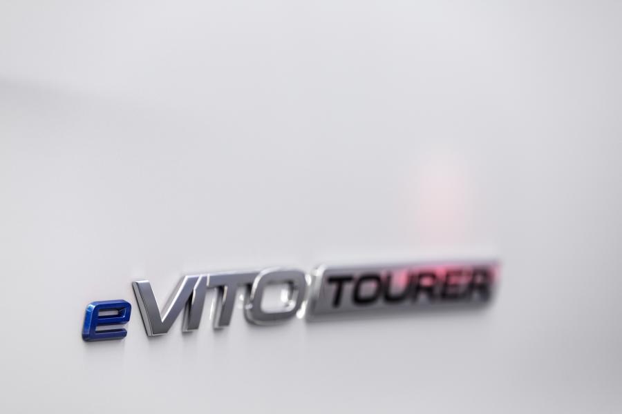 Логотип Mercedes-Benz eVito Tourer (W447) 2020 года  (WW) (фото 13 из 22)